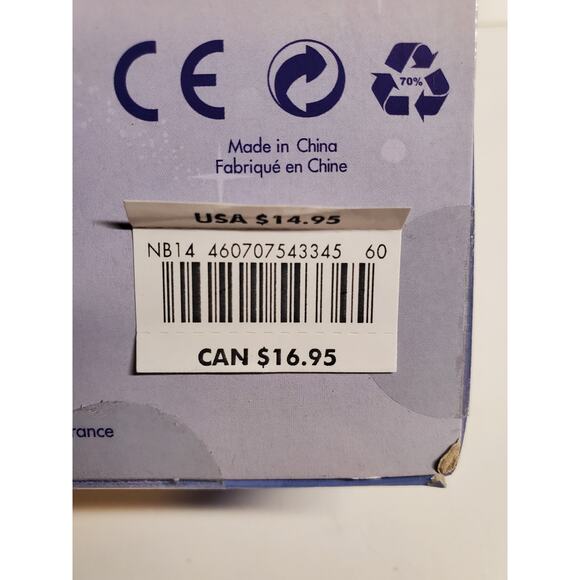 2014 Disney Store - Snow White Classic Doll – 11 1/2'' - Picture 4 of 4